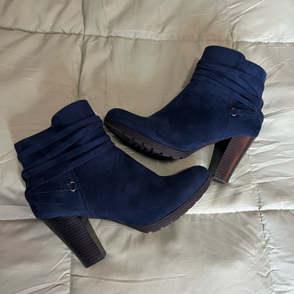 Elegant Blue Women's Ankle Boots - Picture 3 of 6